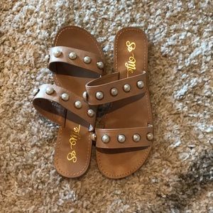 Pearl Studded Slides